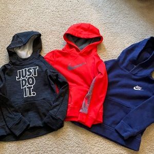 3 boys Nike sweatshirts. EUC.